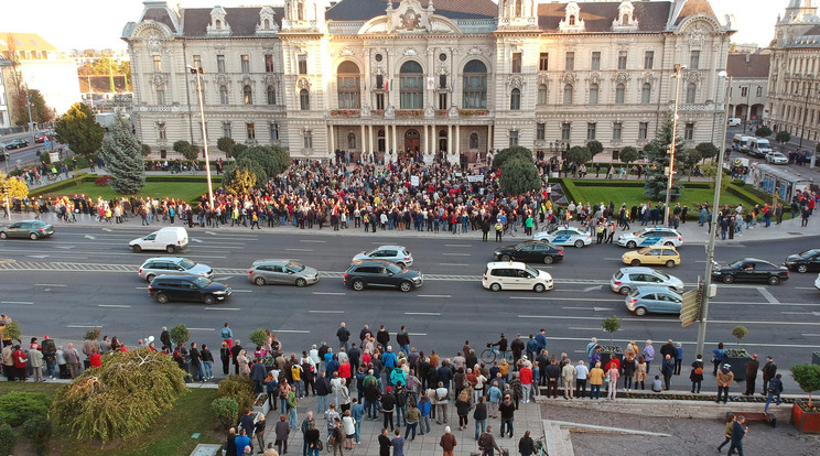 Borkai Zsolt ellen tüntettek Győrben / Fotó: MTI - Krizsán Csaba