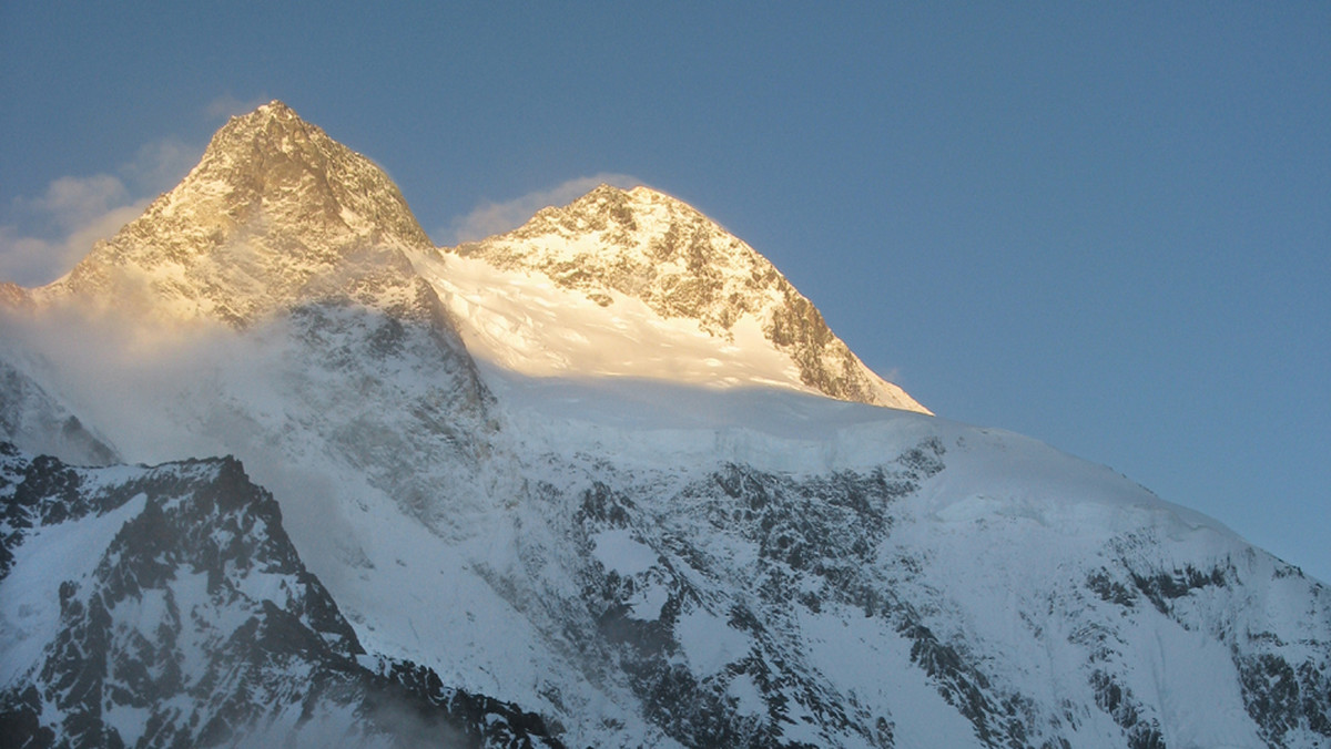 Krzysztof Wielicki, kierownik zimowej wyprawy PZA na Broad Peak, potwierdził w relacji dla TVN24, że ekipa szturmowa zdobyła szczyt!