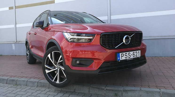 Az egyik legnépszerűbb szegmensbe, a városi hobbiterepjárókéba lépett be a Volvo az XC40-essel, és mérete, formája, használati értéke alapján nem kell hozzá jóstehetség, hogy sikerét előre elkönyveljük