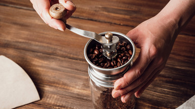 Przegląd ręcznych młynków do kawy. Doskonała jakość przemiału w dobrej cenie