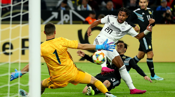 Gnabry (fehérben) 11 meccsen 10 gólt szerzett a válogatottban. Argentína ellen is betalált /Fotó: gettyimages