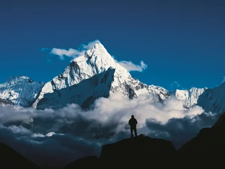 Choć liczba zdobywców Mount Everestu przekroczyła już 10 tys., to najwyższa góra świata wciąż kusi kolejnych śmiałków. Również ze świata biznesu.