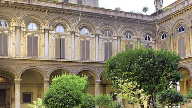 Cmentarz ofiar zarazy pod galerią Uffizi we Florencji