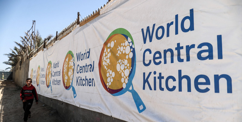World Central Kitchen wznawia działalność w Strefie Gazy. Powstanie "Kuchnia Damiana"