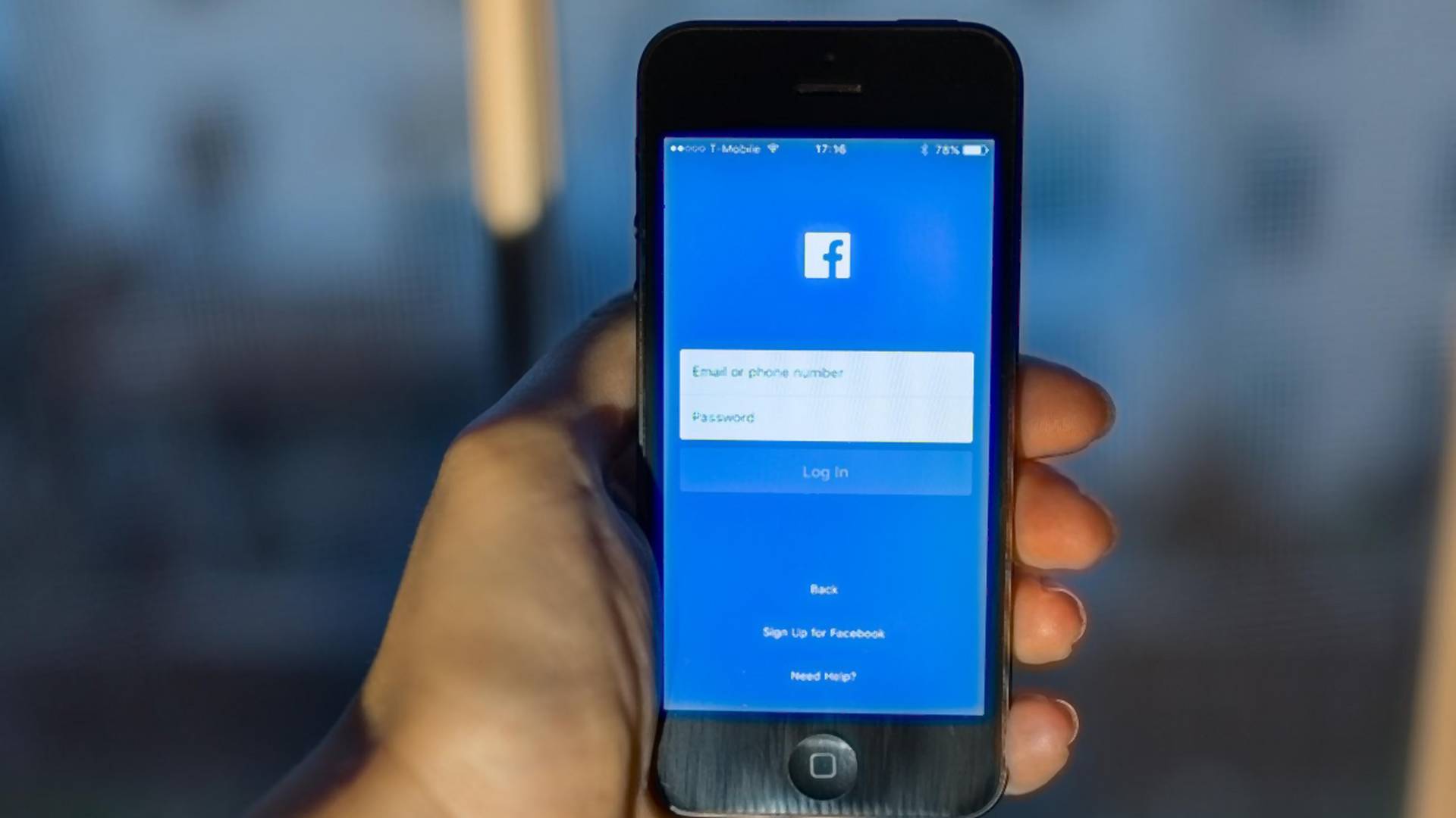 Smarači: Facebook uvodi reklame na Messenger-u