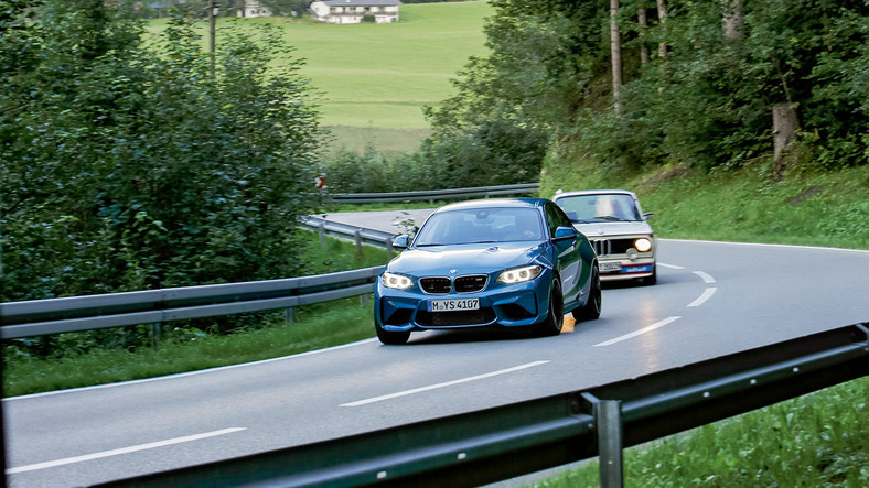 BMW M2 vs 2002 Turbo – geny turbodiabła