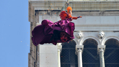 Ponad sto tysięcy osób obejrzało Lot Anioła na karnawale w Wenecji