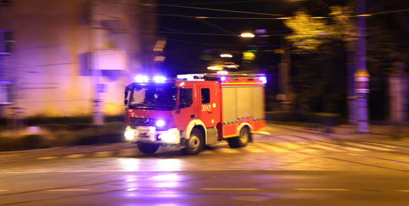 Pożar w warszawskim wieżowcu. Strażacy ewakuowali mężczyznę z 10. piętra