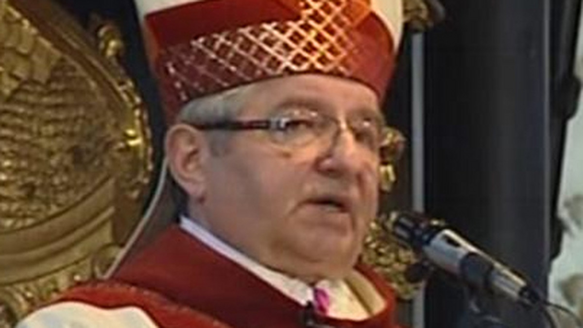 Arcybiskup Sławoj Leszek Głódź szuka sposobów na finansowy ratunek zadłużonej po aferze Stella Maris gdańskiej kurii.