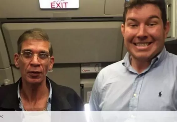 To jest Ben. Ben zrobił sobie selfie z człowiekiem, który uprowadził samolot EgyptAir. To zdjęcie przejdzie do historii