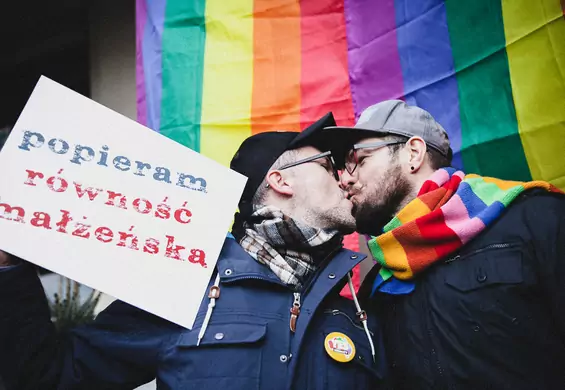 Rekord pobity. Single, pary, rodziny z dziećmi i psami manifestowały za równością małżeńską