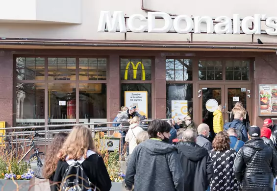 "To sposób na walkę z otyłością". Coraz więcej miast chce pozbyć się restauracji fast food