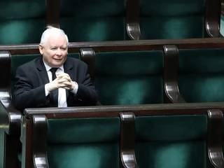 Prezes PiS Jarosław Kaczyński na sali posiedzeń Sejmu w trakcie prac nad specustawą dot. koronawirusa