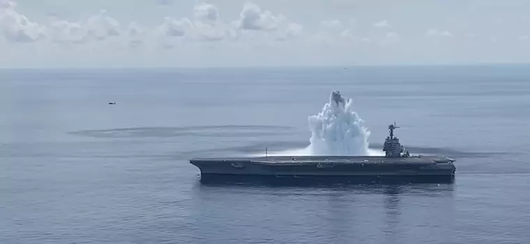 Marynarka USA bombarduje największy okręt wojenny świata w ramach ćwiczeń. Co potrafi USS Gerald R. Ford?