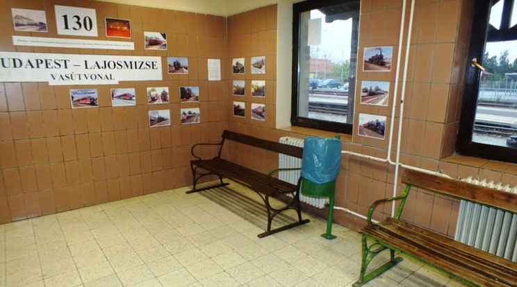 Az ócsai vasútállomás várótermében verték meg a férfit / Fotó: police.hu