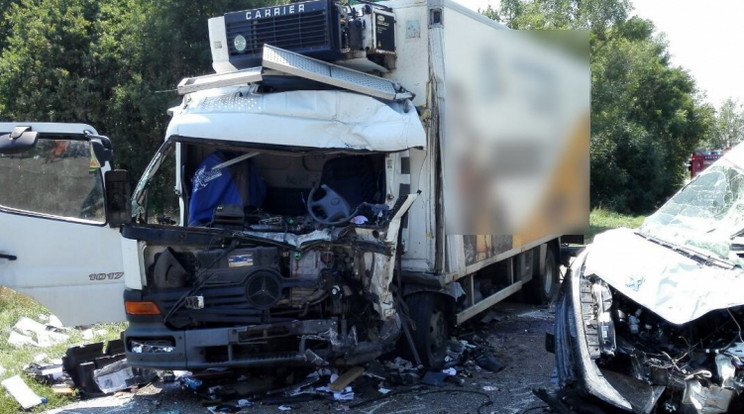 Eddig nem tudni, miért tért át a sofőr a szemközti sávba /Fotó: police.hu