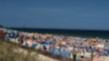 Tłumy na plaży we Władysławowie. Internauci myśleli, że to fejk, autor zdjęcia wyjaśnia