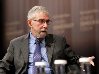 Paul Krugman jest laureatem Nagrody Nobla w dziedzinie ekonomii z 2008 roku. Był profesorem ekonomii na MIT oraz Uniwersytecie Princeton