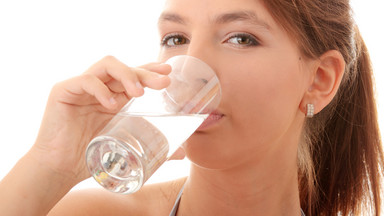 9 ważnych powodów zdrowotnych, dla których warto pić wodę