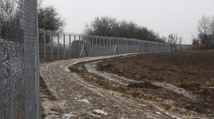 A kerítés állítólag 30 kilométer hosszú lesz (illusztráció) / Fotó: Fuszek Gábor