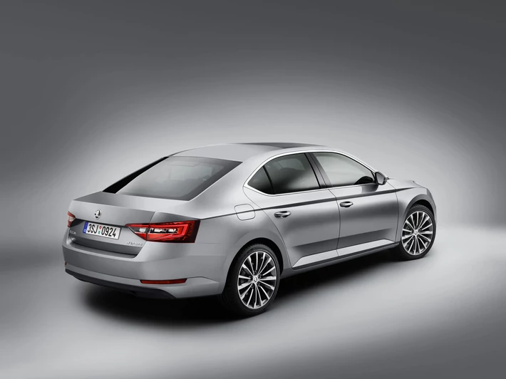 Nowa Skoda Superb