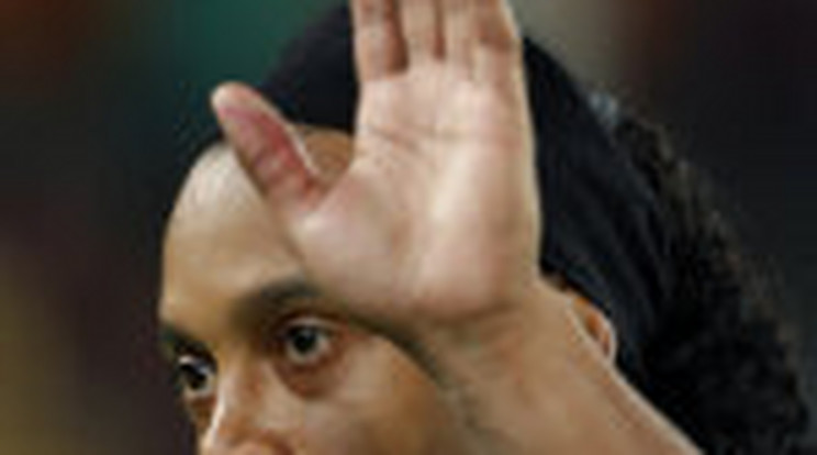 Ronaldinho elbúcsúzott a Milantól