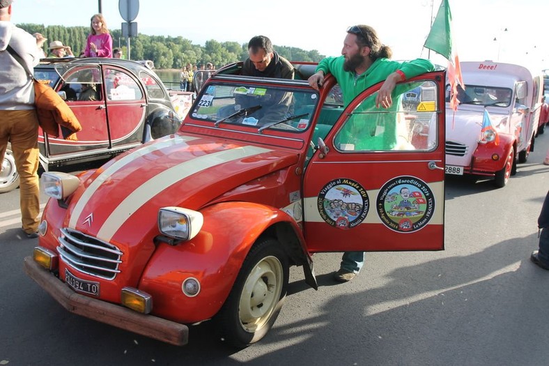 21. Światowy Zlot Miłośników Citroëna 2CV Toruń 2015