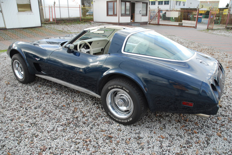 Chevrolet Corvette C3: kultowa płaszczka z plastiku