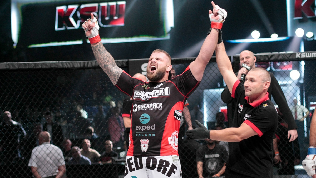 Mistrz federacji KSW w wadze ciężkiej wciąż jest ten sam i jest nim Karol „Coco” Bedorf. Polak w finałowej walce na gali KSW28: „Fighters’ Den” pokonał w pierwszej rundzie przez TKO Rollesa Gracie i obronił swój pas międzynarodowego mistrza świata wagi ciężkiej federacji KSW.