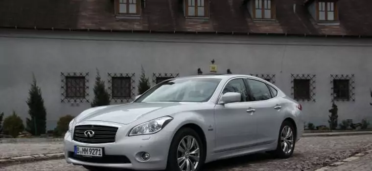 Infiniti M35h: hybryda doskonała