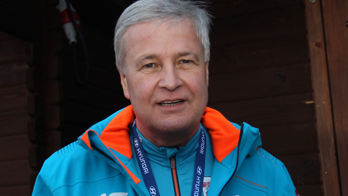Niemałą sensację wywołał na Pucharze Świata w skokach narciarskich w Planicy Apoloniusz Tajner. Prezes Polskiego Związku Narciarskiego pojawił się bez wąsów.