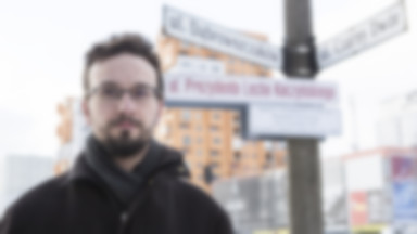 Zakleił folią tabliczki z nazwą ulicy "Prezydenta Lecha Kaczyńskiego". Adamski: chciałem wywołać debatę