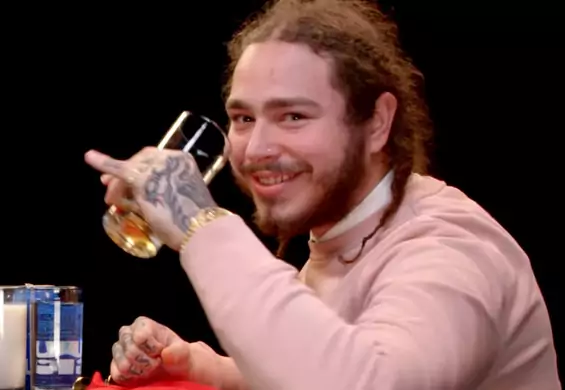 Post Malone królem jedzenia na dowóz. Co i jak często zamawia "Biały Iverson"?