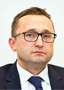 Tomasz Chmal prawnik, przedstawiciel branży papierosów elektronicznych
