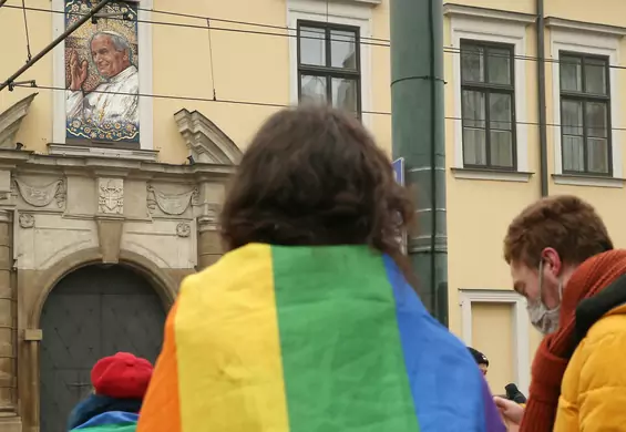 Warszawscy biskupi spotkają się z chrześcijanami LGBT+. "Szansa na uzdrowienie ran"