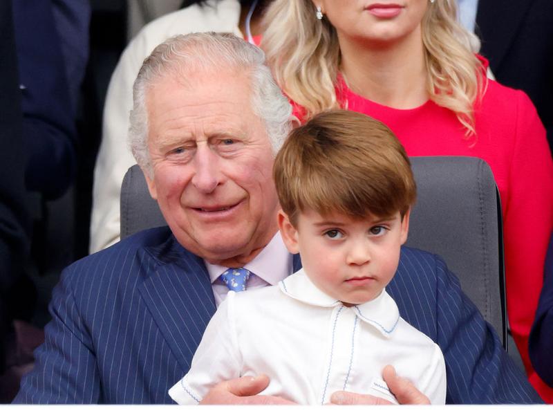 Károly király kétségbeesetten látni akarja az unokáit, szívszorító oka van rá