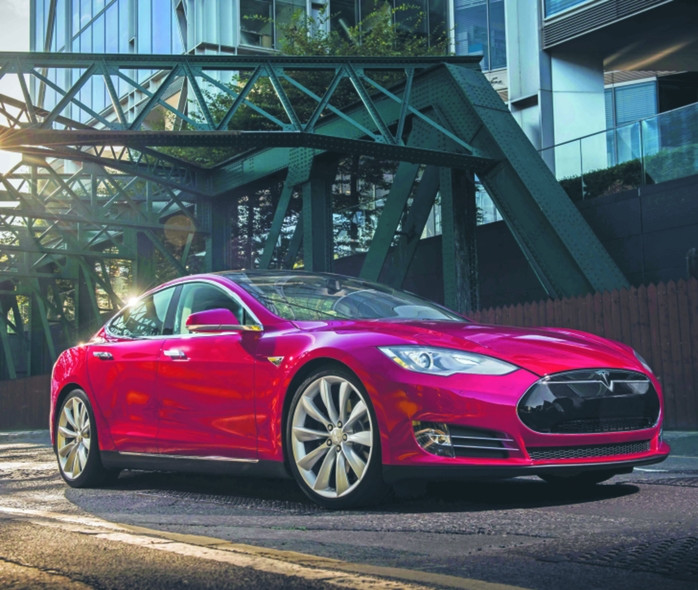 Tesla S 90D Cena: 102 000 euro Zasięg: 550 km Przyspieszenie 0–100 km/h: 4,4 s Prędkość maksymalna: 250 km/h