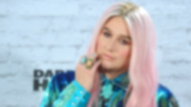 Kesha w kolorowej kreacji na imprezie MTV EMA 2017. Hit czy wpadka?