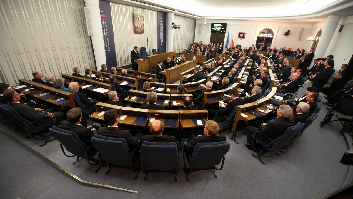Jan Wyrowiński (PO), Maria Pańczyk-Pozdziej (PO) i Stanisław Karczewski (PiS) zostali w środę wybrani na wicemarszałków Senatu.