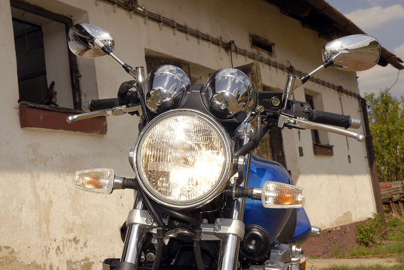 Yamaha XJR 1300: akademicka jazda (test)