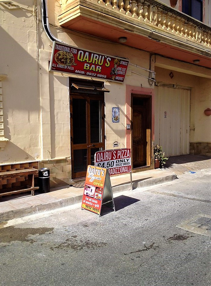 Żebbuġ typowy bar gozystański