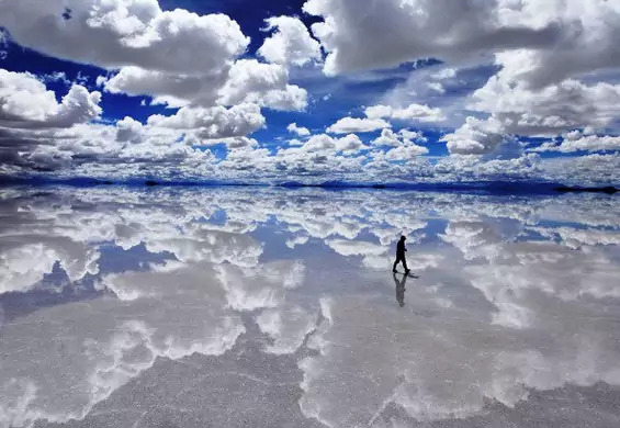 Największe solnisko świata wygląda jak gigantyczne lustro. To nie magia Photoshopa