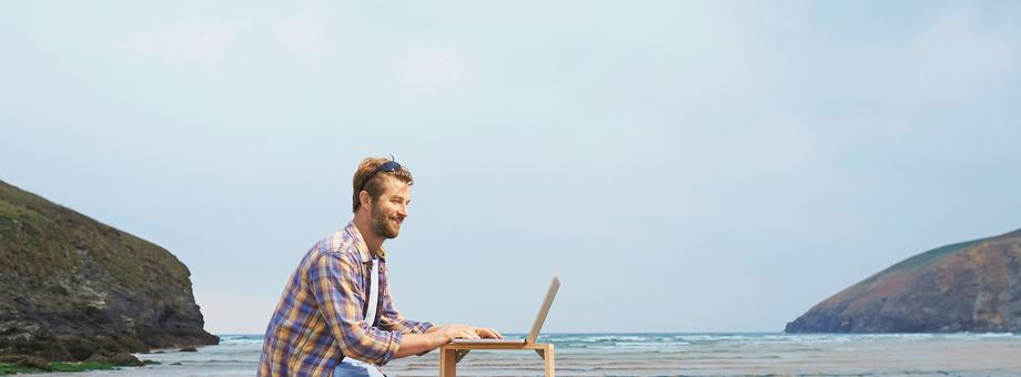 Pracownicy, którzy pracują w systemie czterodniowego tygodnia pracy, oceniają, że poprawiła się ich ogólna jakość życia, a samopoczucie wzrosło o 35,7 proc.