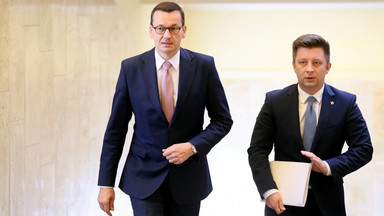 Jurasz: Morawiecki i Dworczyk rażąco złamali przepisy wynikające z ustawy o ochronie informacji niejawnej  [KOMENTARZ]