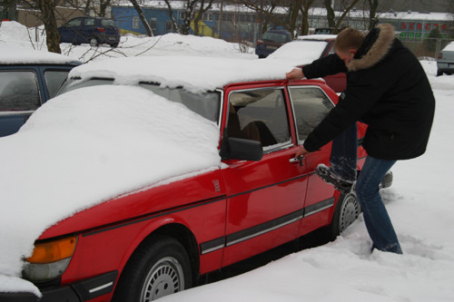 Jak zimą myć auto? Dzięki nam twój samochód będzie czusty również zimą