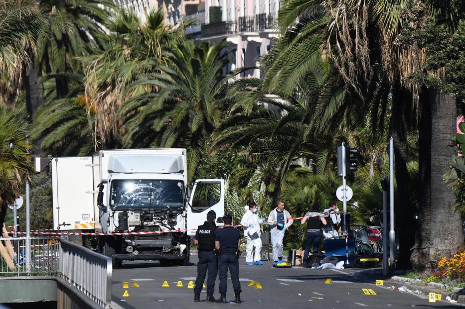 Nizza tragédiát okozó férfi olaszországi kapcsolatait is vizsgálják /Fotó: AFP