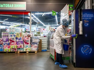Sklepy w Rosji dostosowują się do nowych realiów w związku z koronawirusem