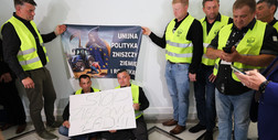 Okupacja Sejmu. Rolnicy chcą spotkania z premierem Tuskiem [NA ŻYWO]