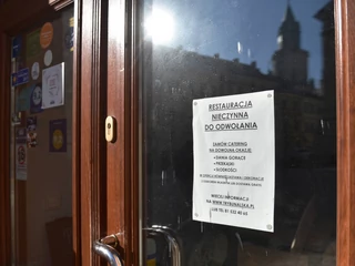 Nieczynna restauracja przy Rynku Starego Miasta w Lublinie, 5.02.2021. W związku z epidemią koronawirusa obowiązuje zakaz stacjonarnej działalności lokali gastronomicznych i restauracji