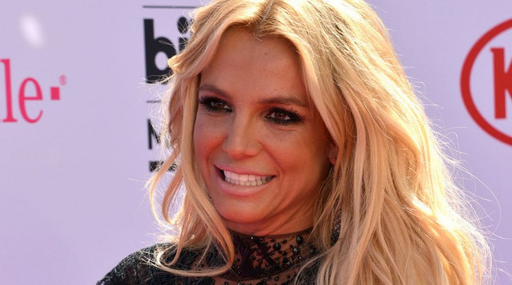 Britney Spears kijött a rehabról.